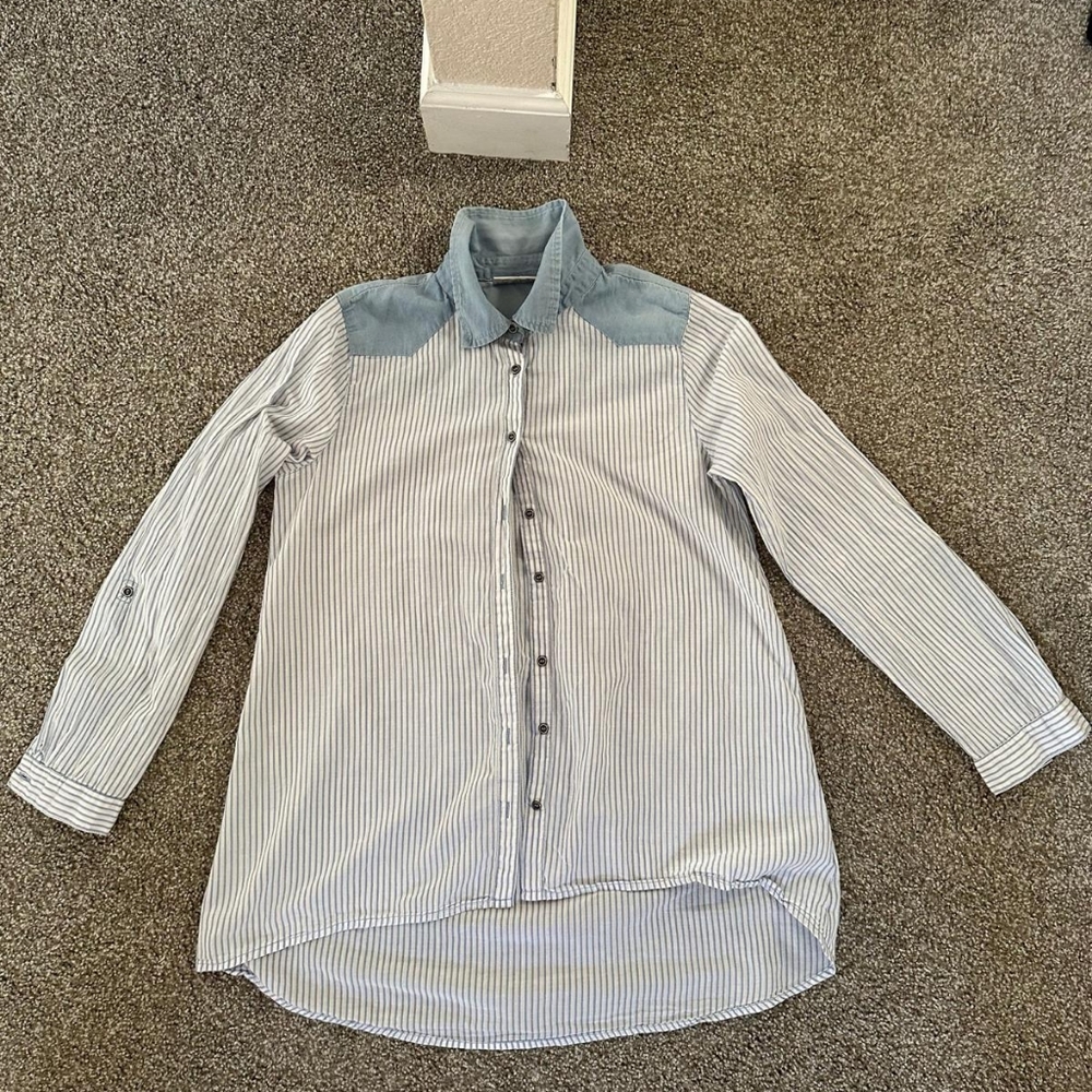 Light blue shirt